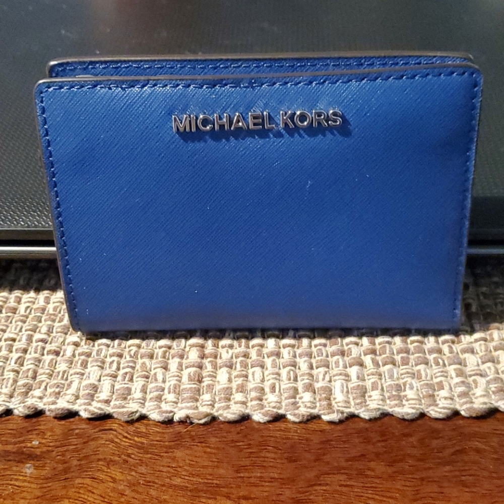 MIchael Kors wallet w/ removeable id holder